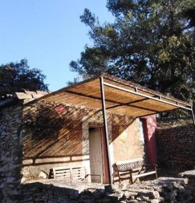 Fabrication sur mesure d'une pergola en fer sur mazet en garrigues nîmoises